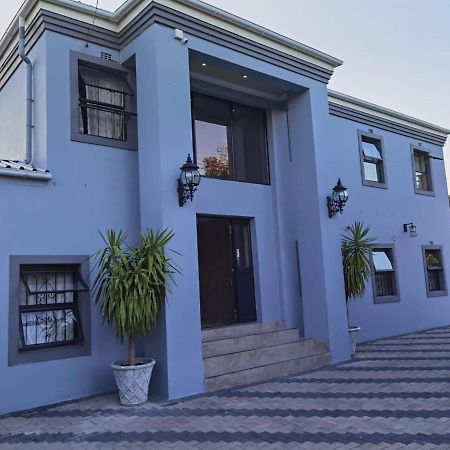 Victoria Guest Lodge Bellville Bagian luar foto