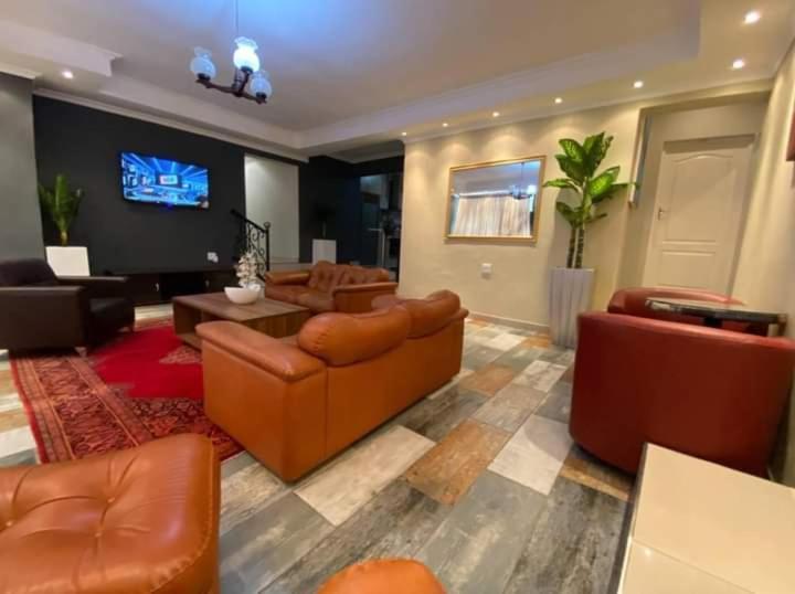 Victoria Guest Lodge Bellville Bagian luar foto